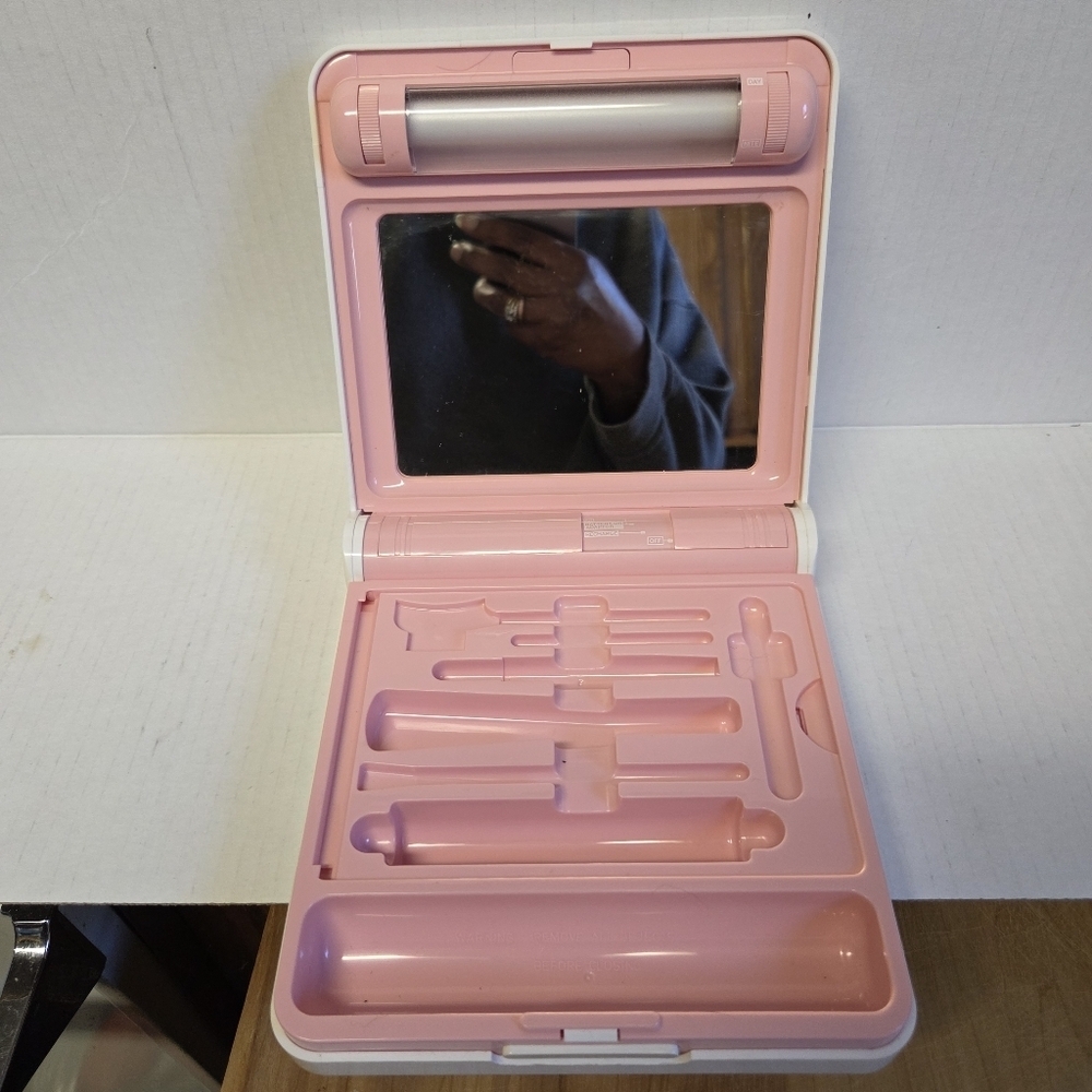 Vintage Charlescraft "Tempo" Travel Cosmetic Organizer with Lighted Mirror
